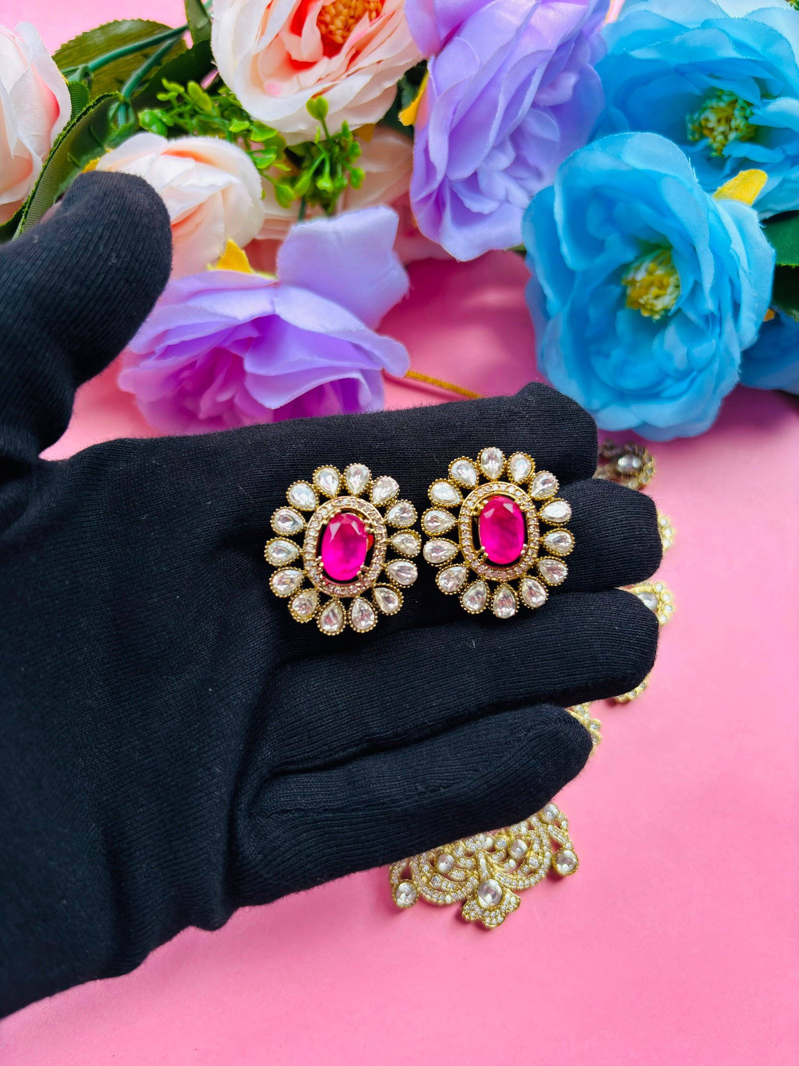 Antique Gold Necklace Set With Pink Ruby Stone - Image 5