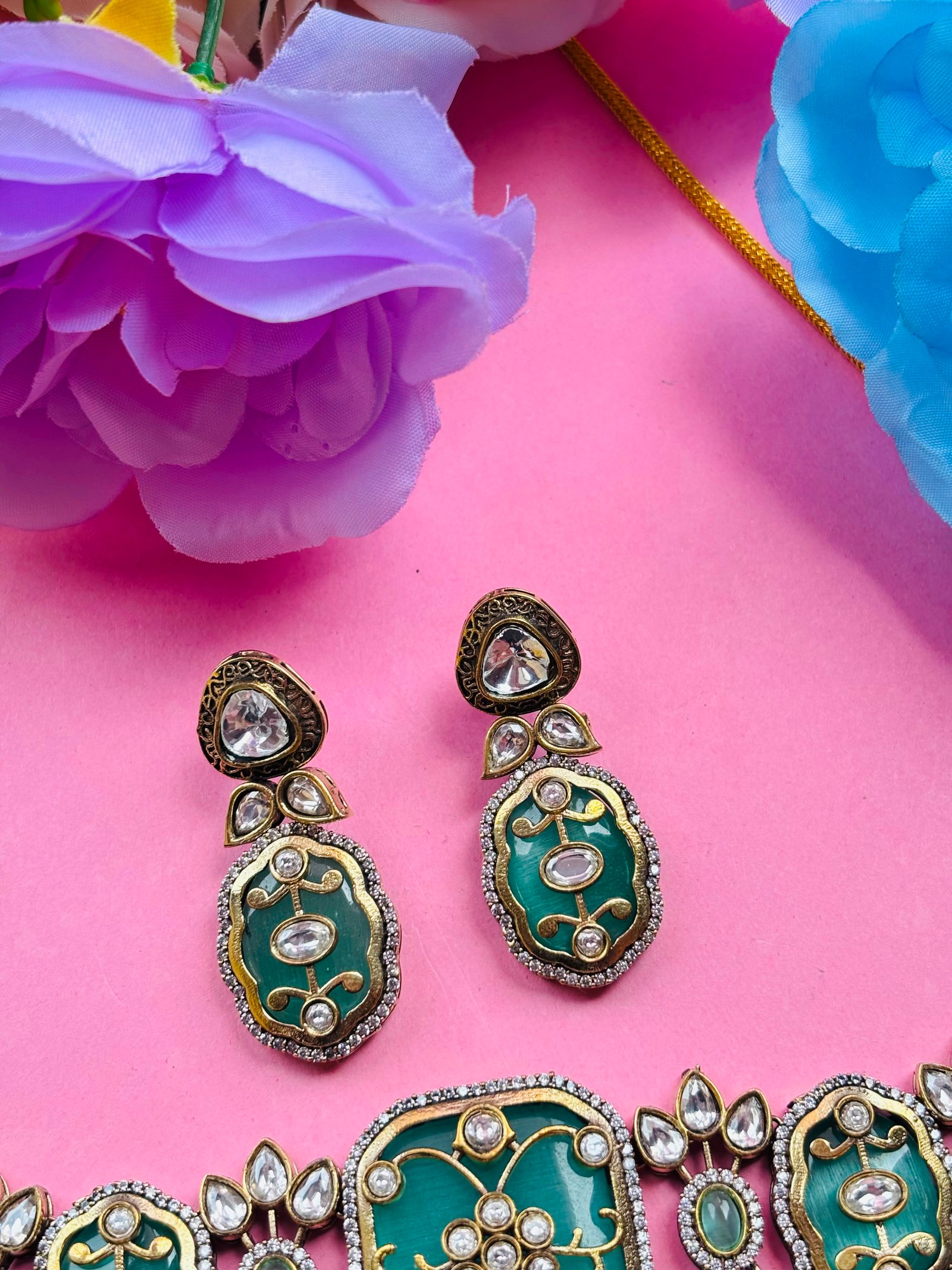 Meenakari Kundan Choker Set with Multicolor Enamel Work - Image 5
