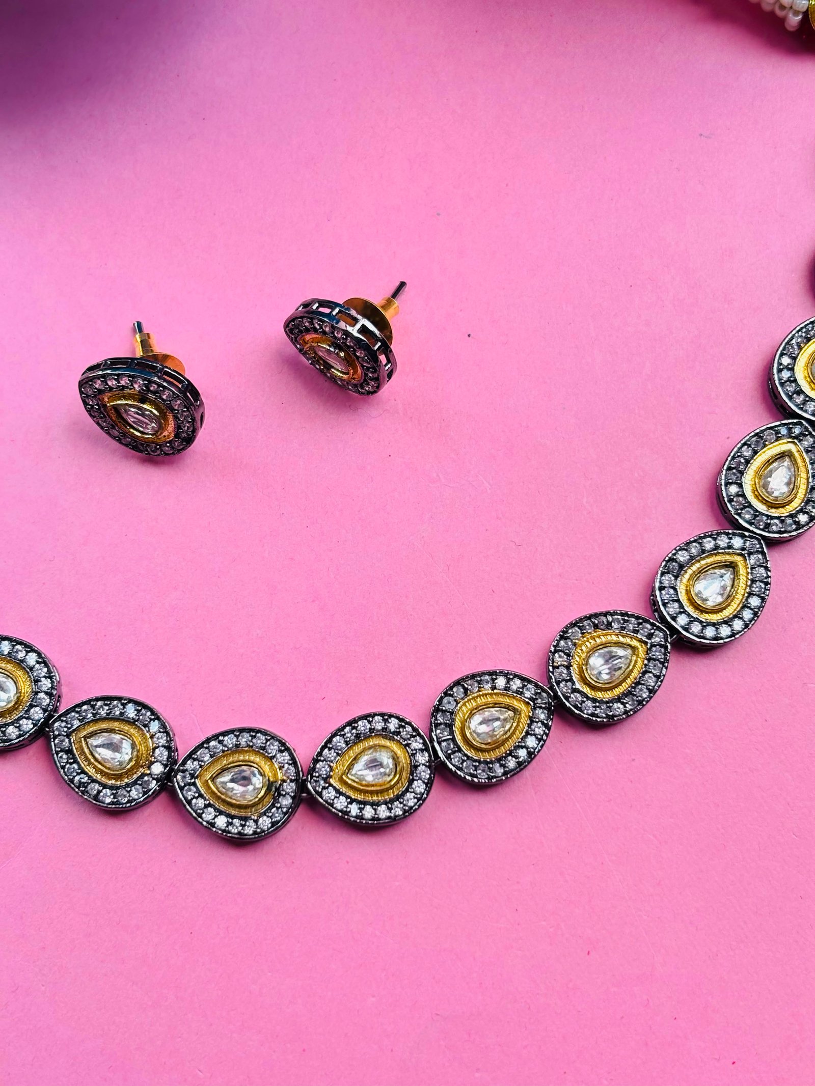 Victorian Kundan Teardrop Necklace with Stud Earrings - Image 3