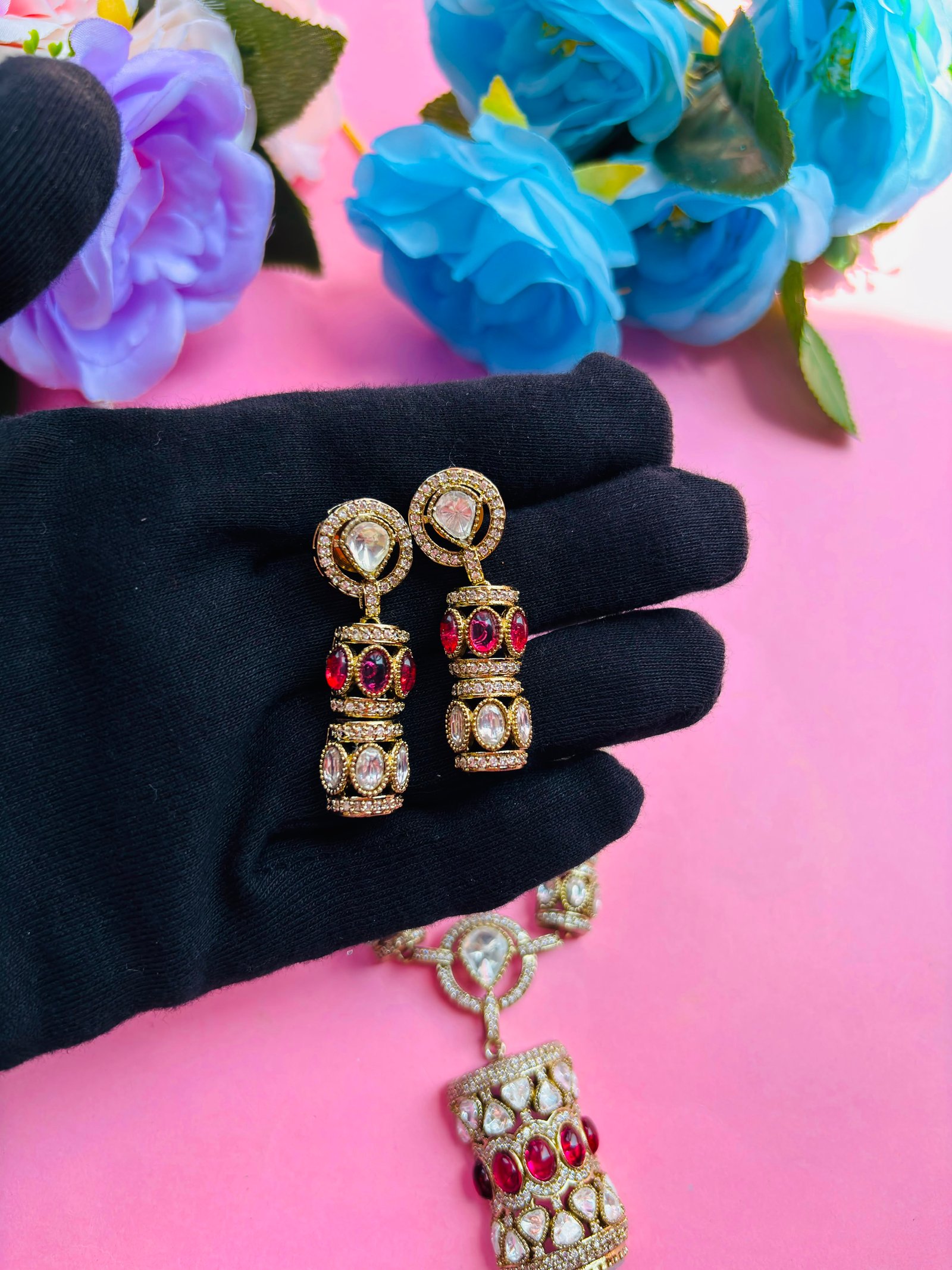 Antique Gold Long Necklace Set With Ruby Stones - Image 6