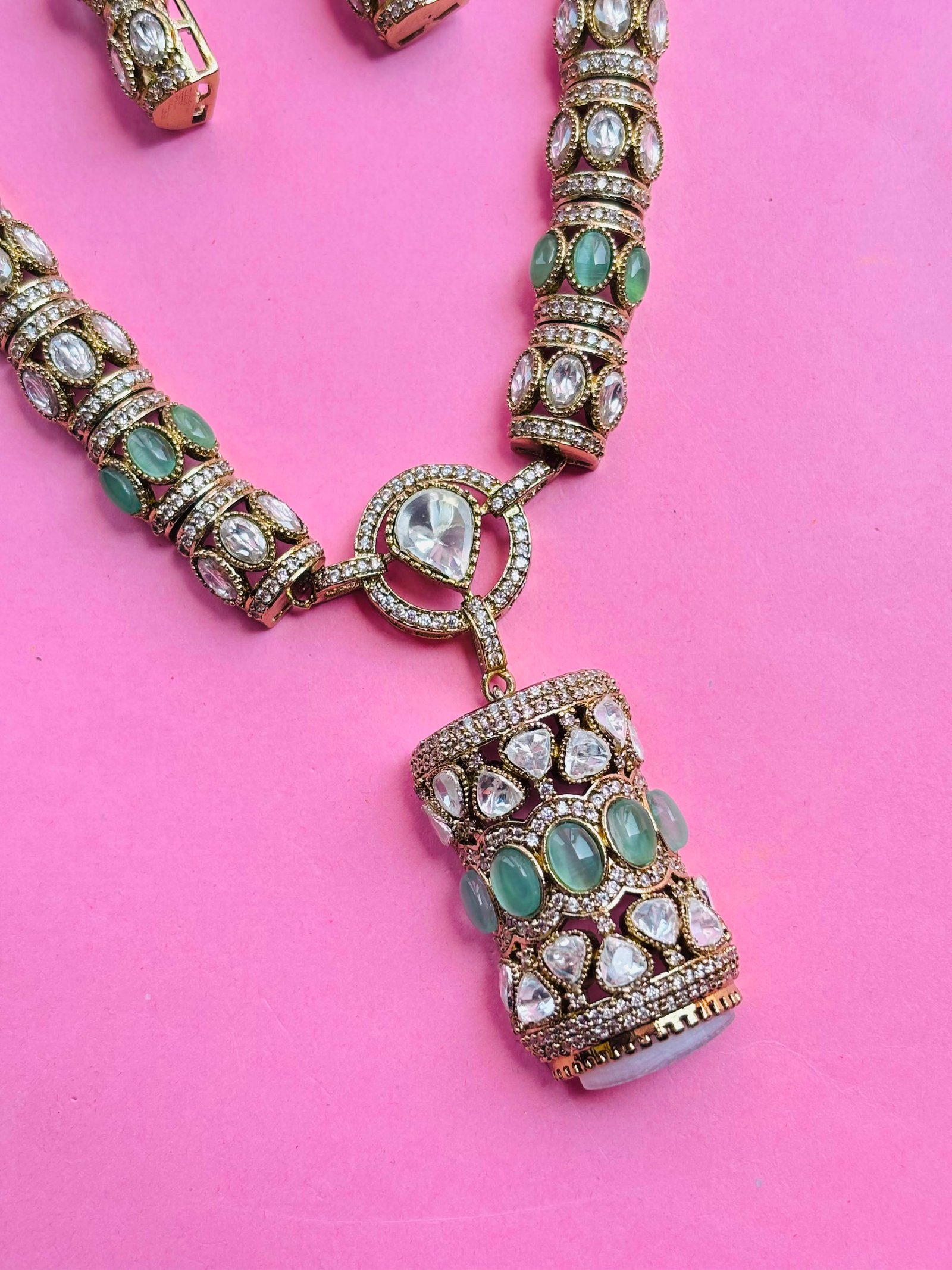 Antique Gold Long Necklace Set With Green Stones - Image 3